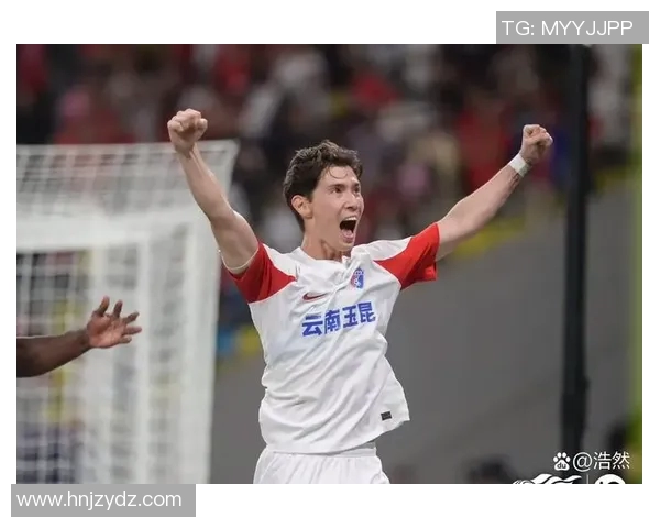 被踢断脚的足球明星重返赛场的励志故事与不屈精神 被踢断脚的足球明星重返赛场的励志故事与不屈精神