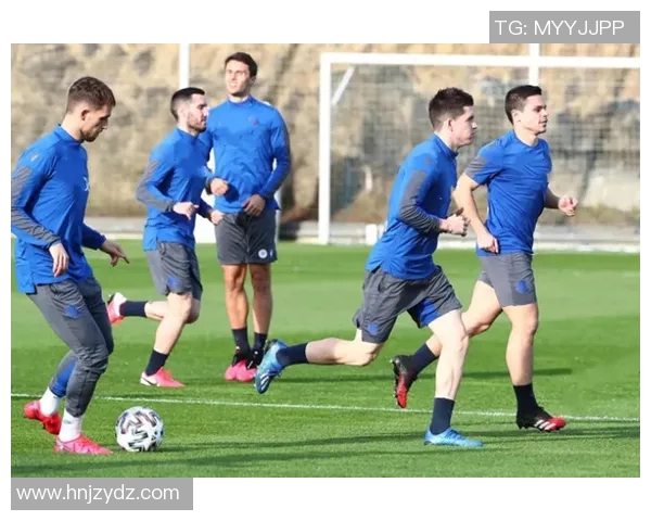 西安足球队在欧锦赛积分榜上以76分稳居第一名展现强劲实力 西安足球队在欧锦赛积分榜上以76分稳居第一名展现强劲实力