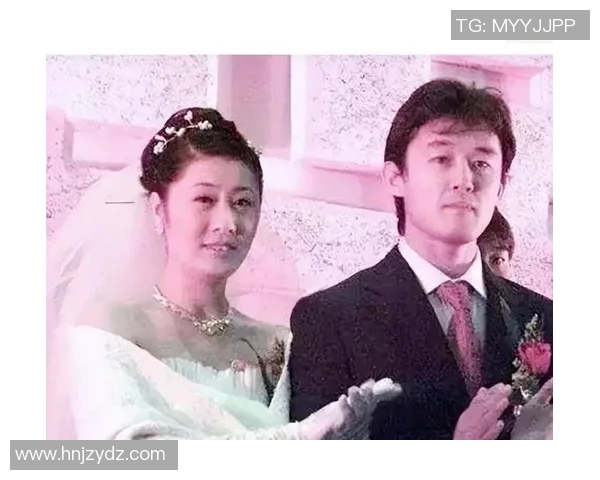 我国足球明星的妻子们:她们背后的故事与风采展现 我国足球明星的妻子们:她们背后的故事与风采展现