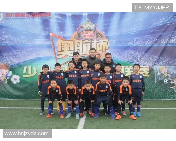 杨伟独家分享足球心得与技巧助你提升球技与比赛表现 杨伟独家分享足球心得与技巧助你提升球技与比赛表现