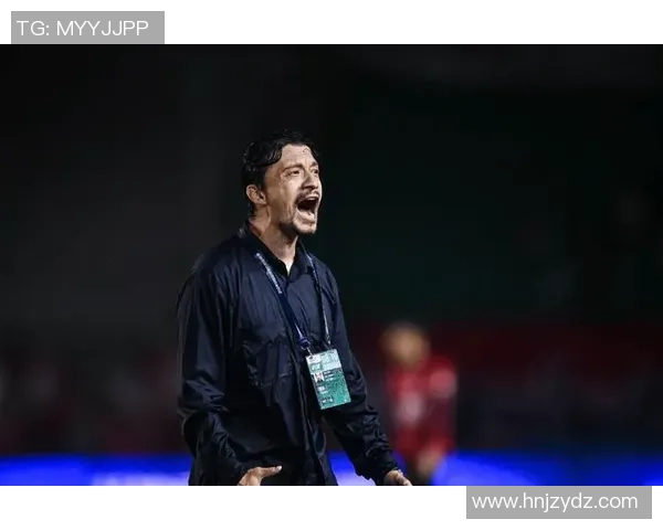 足球明星烙印高清图片展现球场风采与个人魅力的完美结合 足球明星烙印高清图片展现球场风采与个人魅力的完美结合